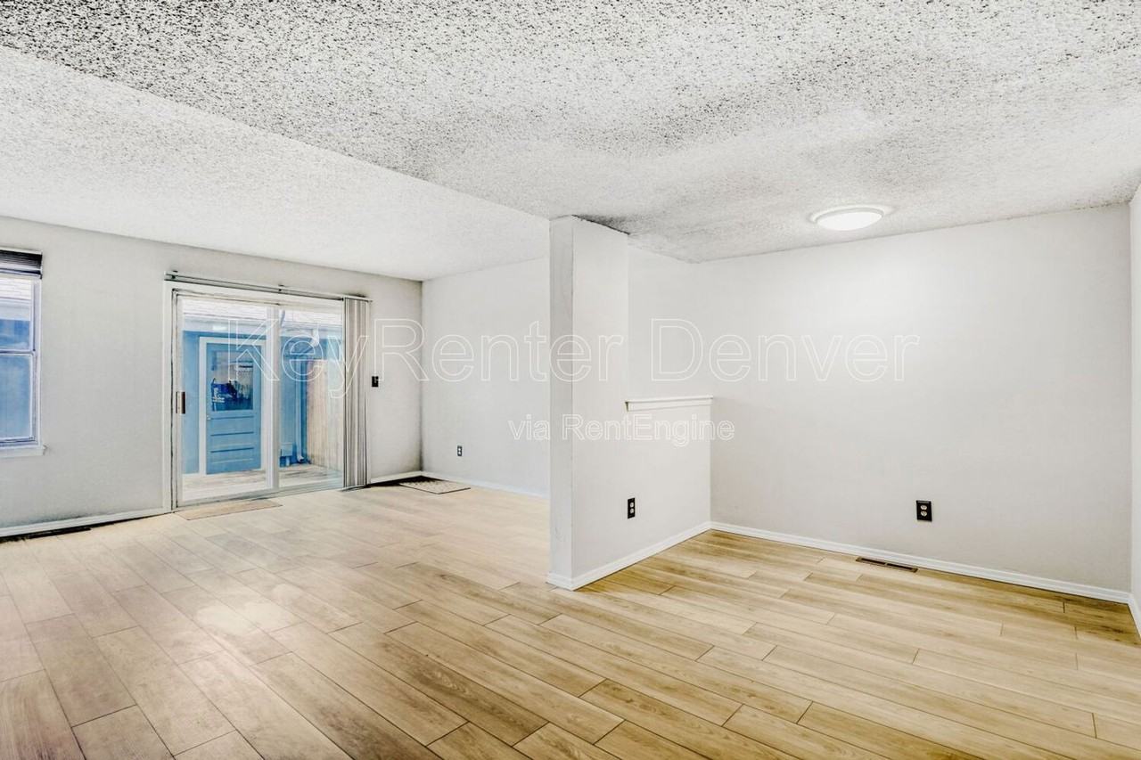 11635 E Cedar Ave - Photo 5 of 25