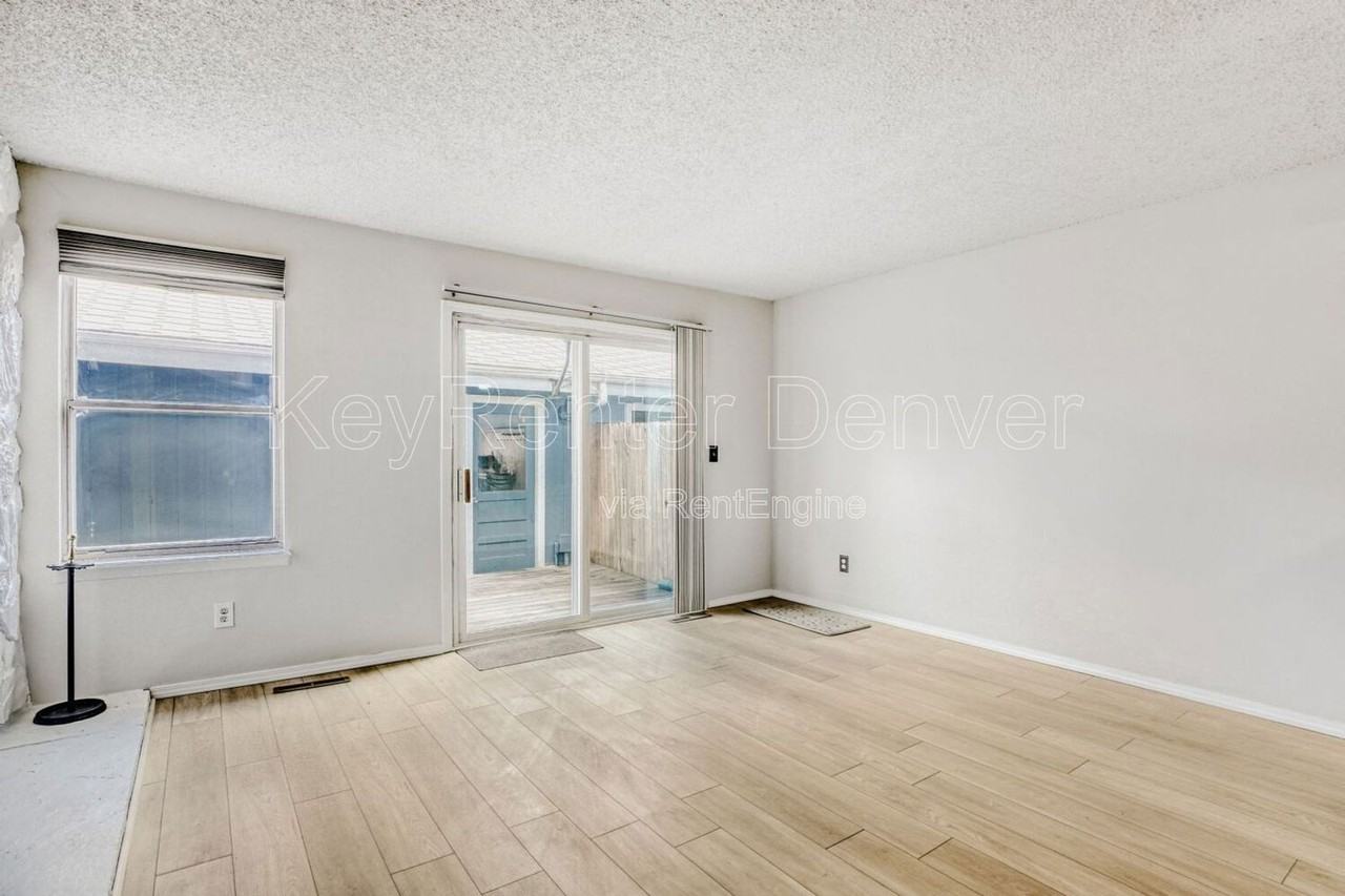 11635 E Cedar Ave - Photo 7 of 25