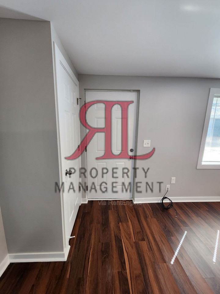 75 W Moler St #B - Photo 5 of 19