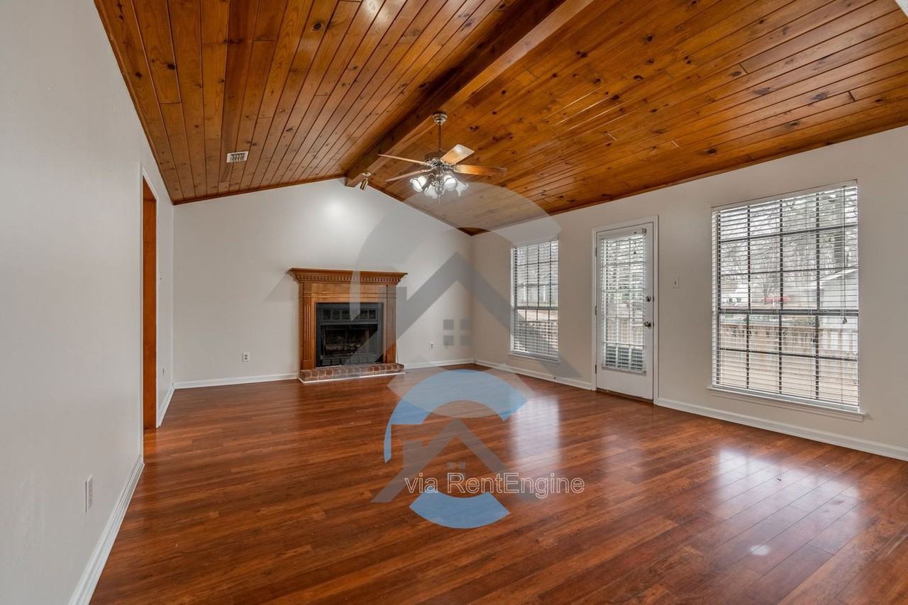 801 Cedar Ridge Dr - Photo 2 of 14