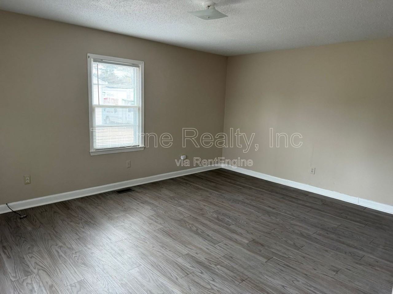 1405 Cooper St - Photo 2 of 7