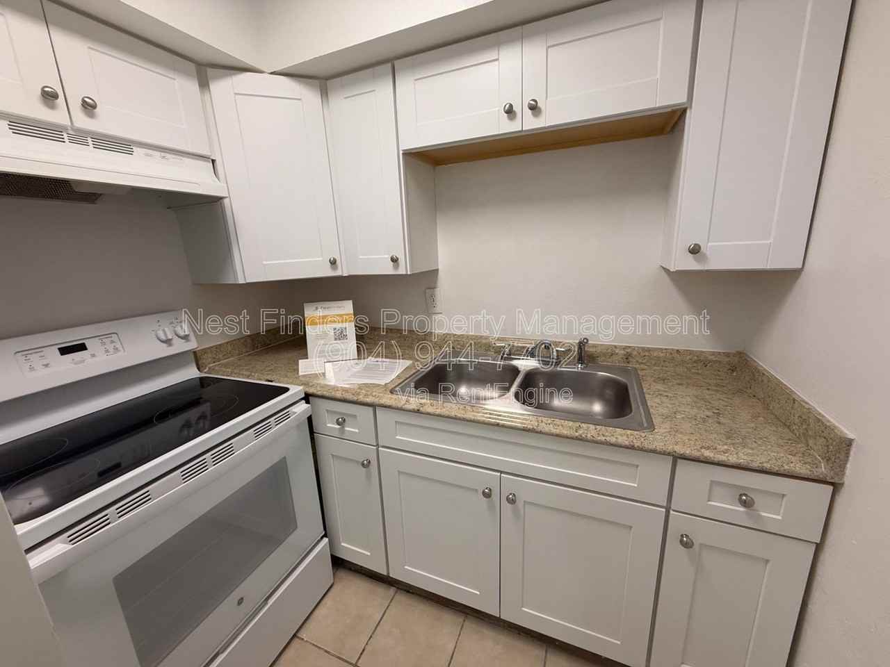 1318 Sydney Pl #3 - Photo 6 of 28