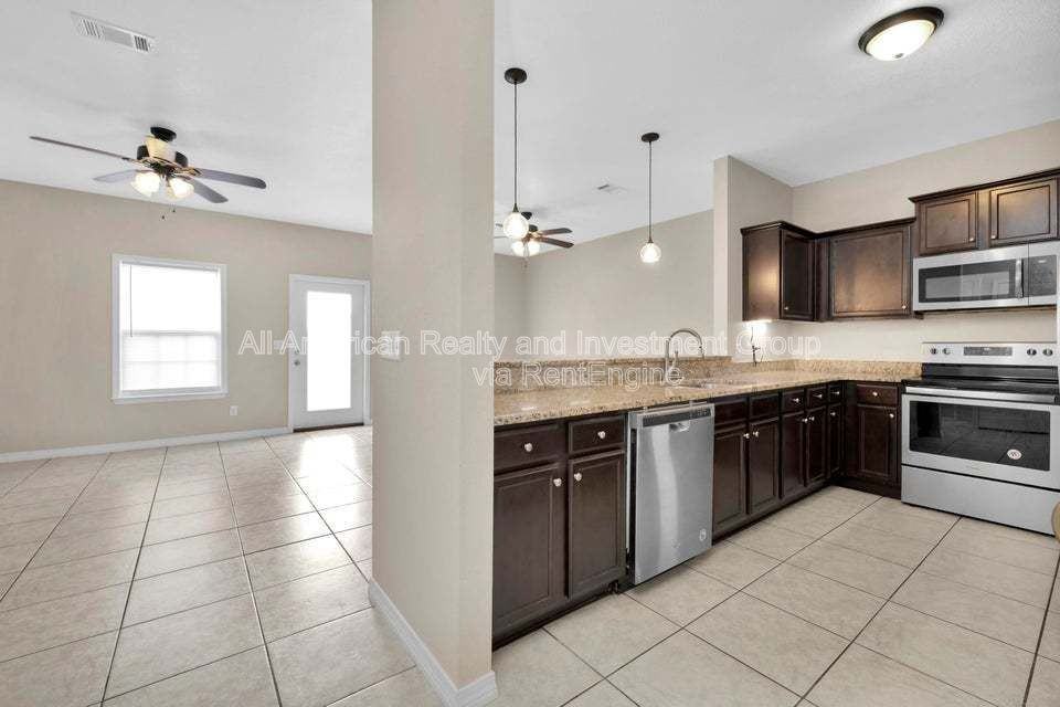 994 Leigh Ann Ln - Photo 6 of 17