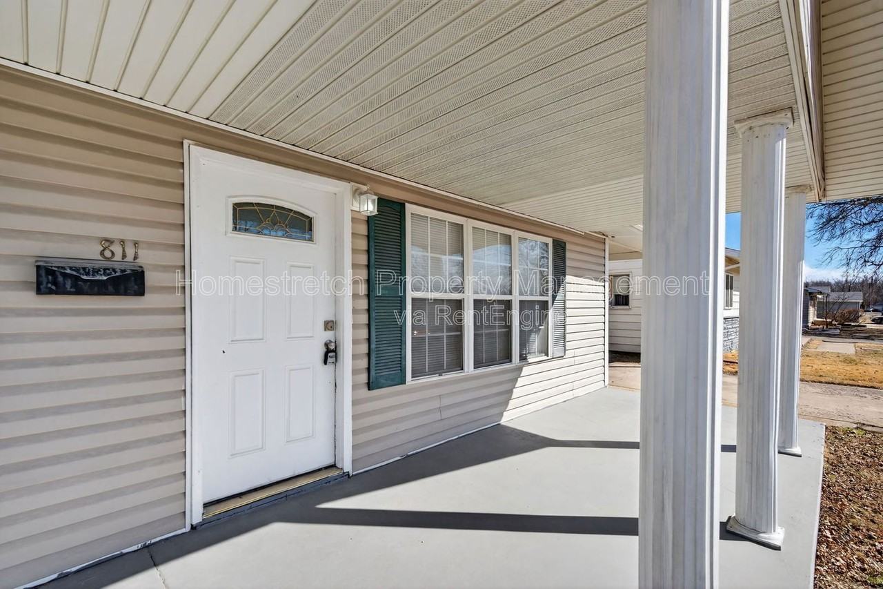 811 Saint Thomas Ln - Photo 5 of 24