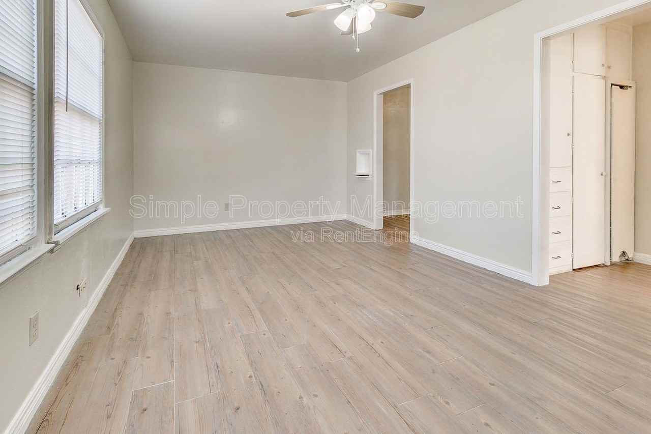 532 E Indian Dr - Photo 3 of 14