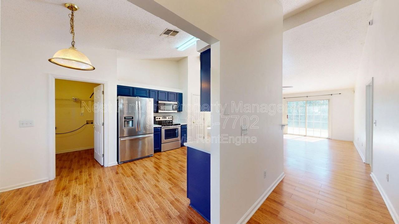 7698 Fawn Lake Dr S - Photo 4 of 30