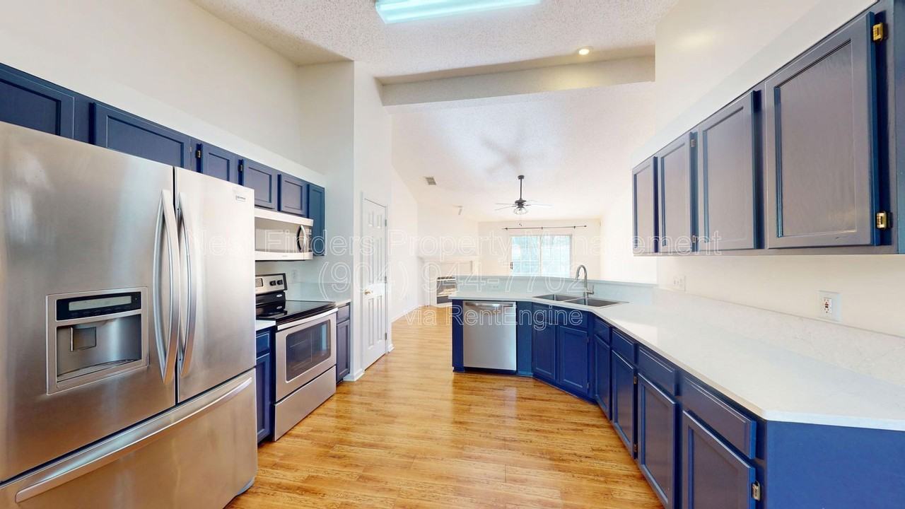 7698 Fawn Lake Dr S - Photo 7 of 30