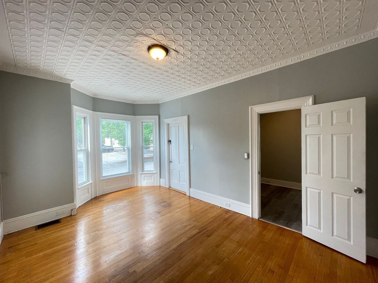 31 Pennacook St #1 - Photo 4 of 18