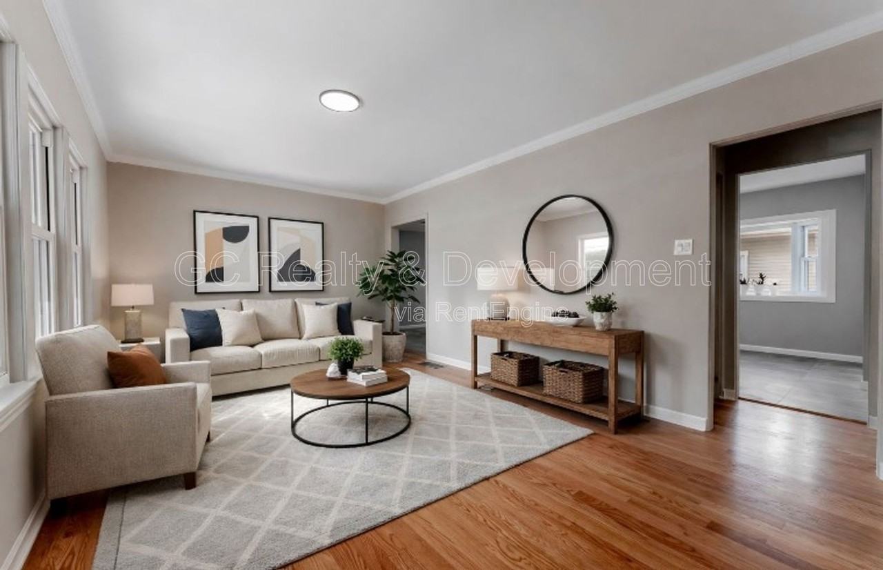 3303 Division St - Photo 2 of 33