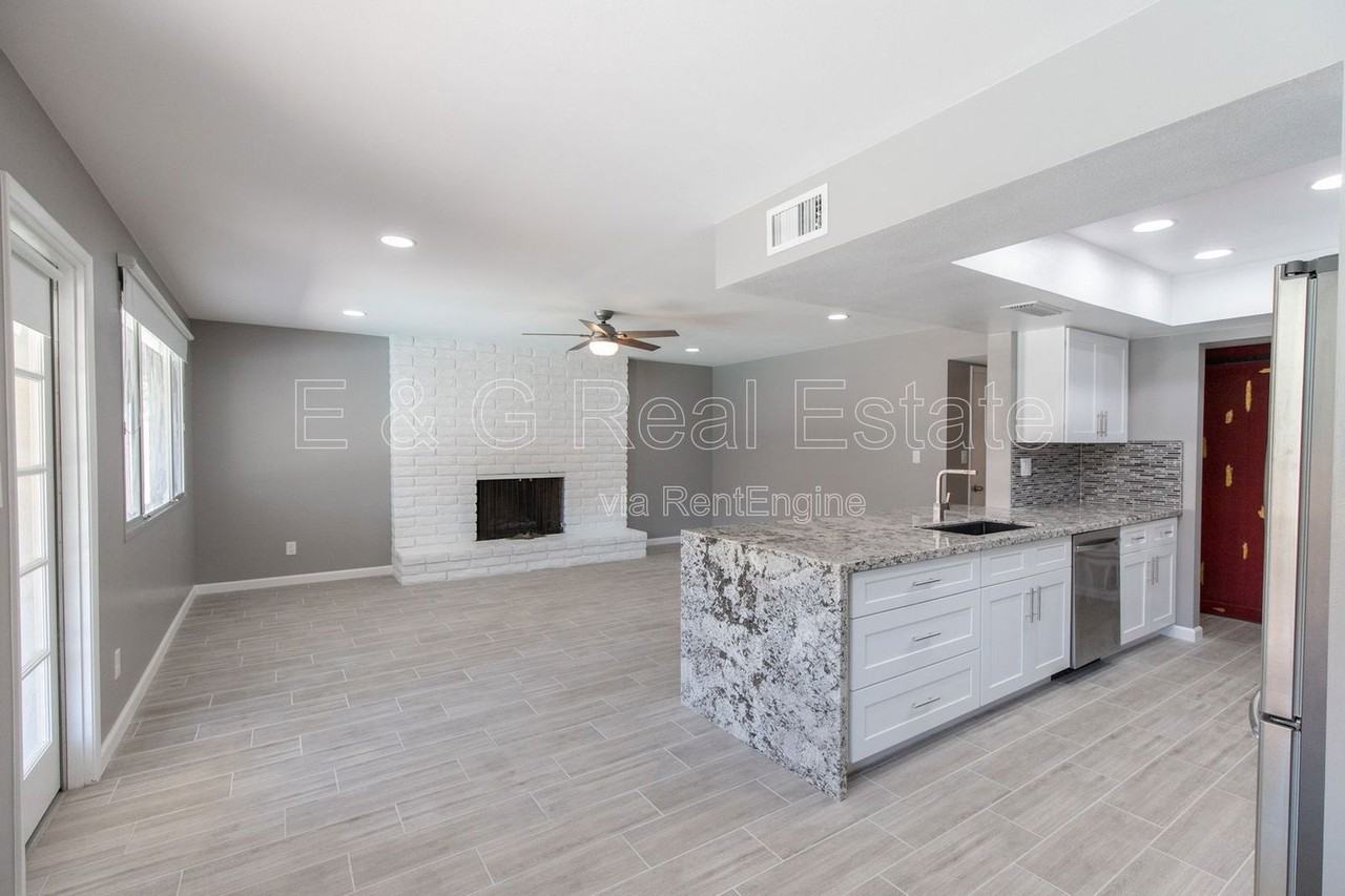 1224 E Campus Dr - Photo 5 of 44