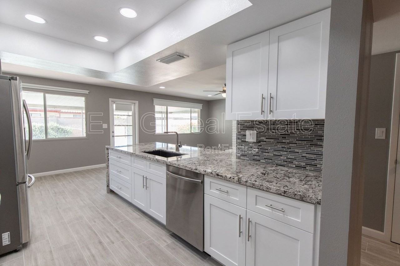 1224 E Campus Dr - Photo 6 of 44