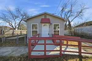 featured image of 514 S Chandler Ave