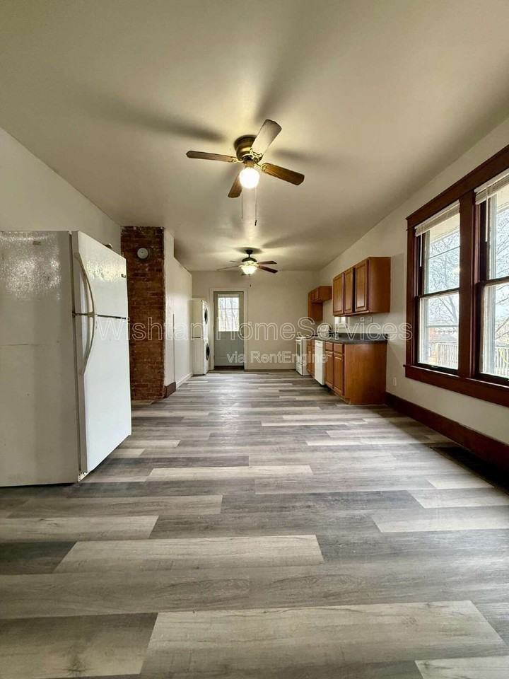 530 W Orchard St - Photo 2 of 15