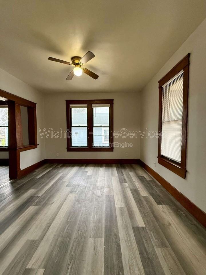 530 W Orchard St - Photo 7 of 15