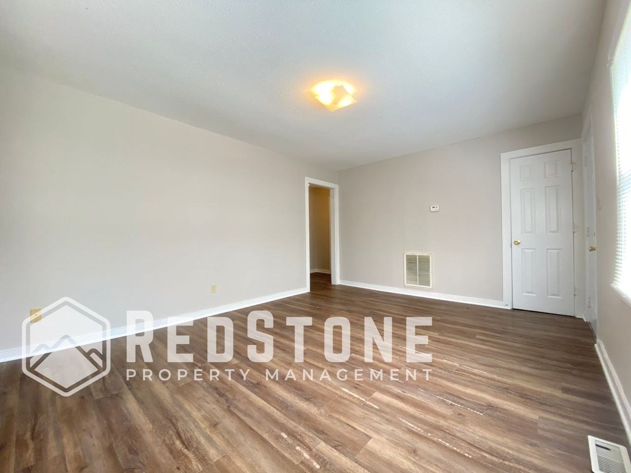 148 Hunter Ave - Photo 4 of 16