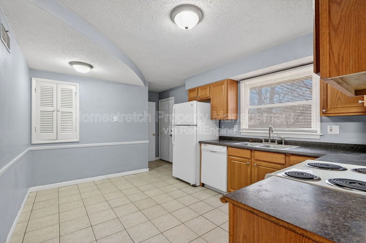 6827 Knoll Ave - Photo 7 of 28