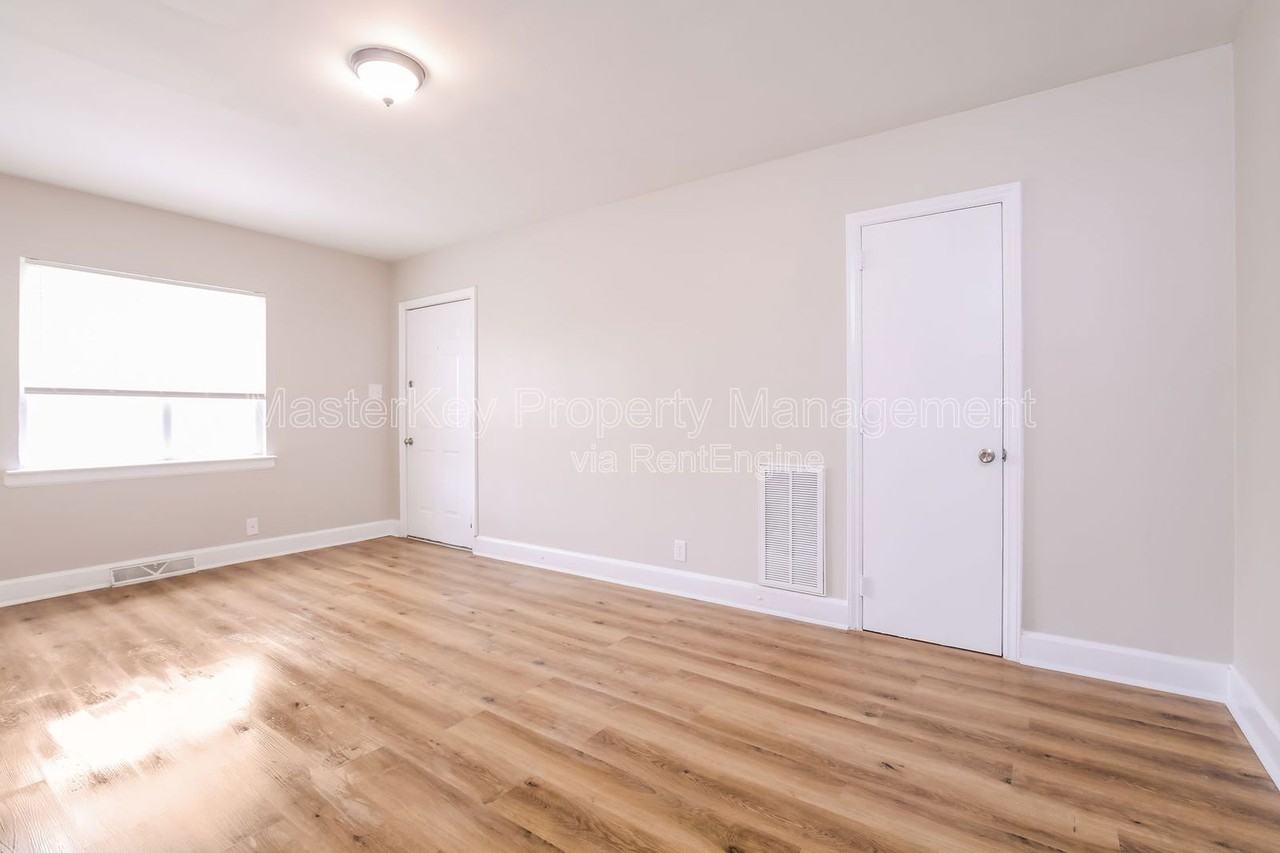 208 E Geer St #B - Photo 5 of 27