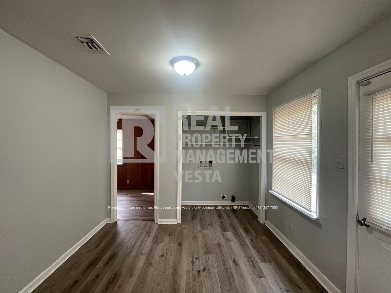 4273 Hillary Pl - Photo 5 of 15