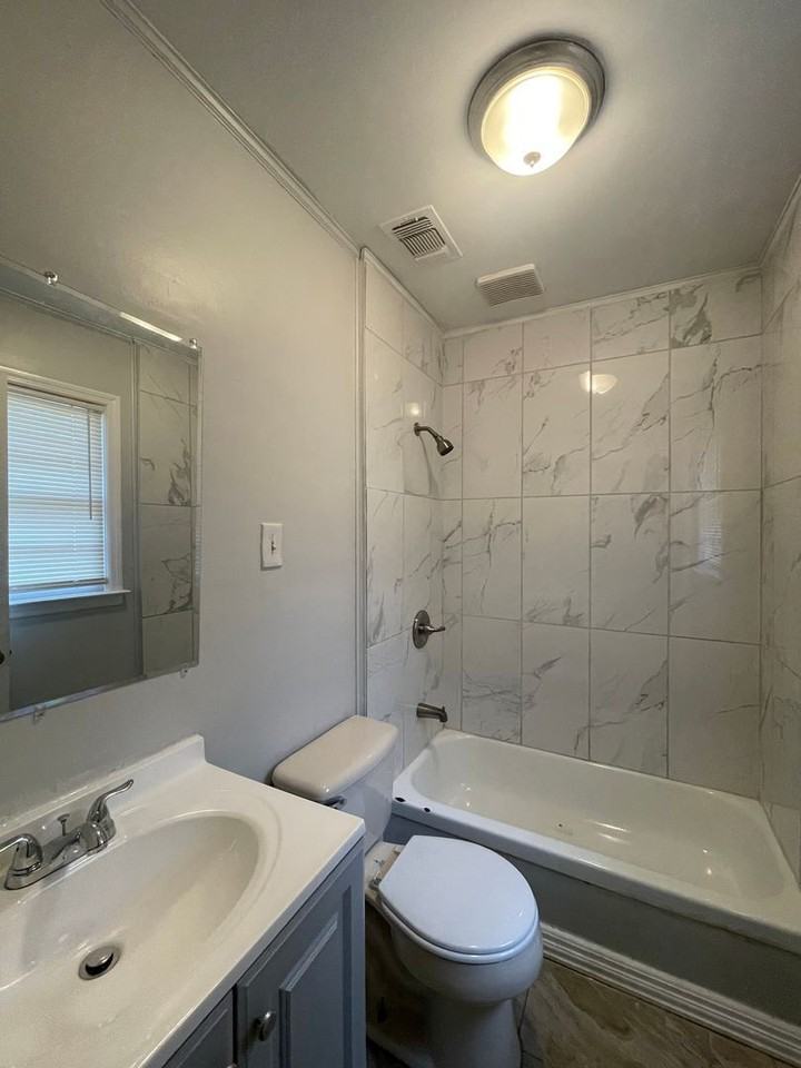 4273 Hillary Pl - Photo 7 of 15