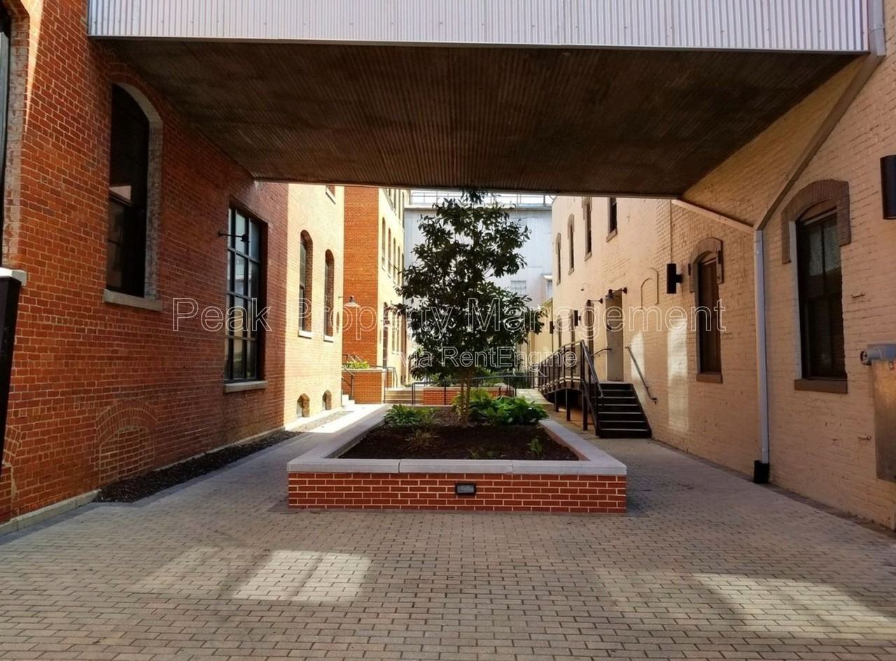 325 Brown St #2001 - Photo 2 of 9