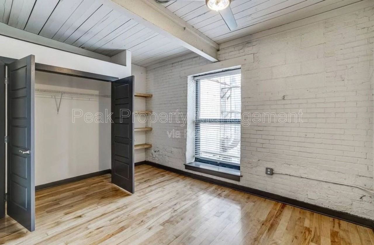 325 Brown St #2001 - Photo 4 of 9