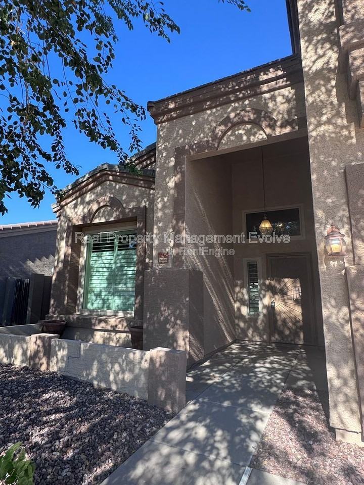 10426 E Dolphin Ave - Photo 2 of 50