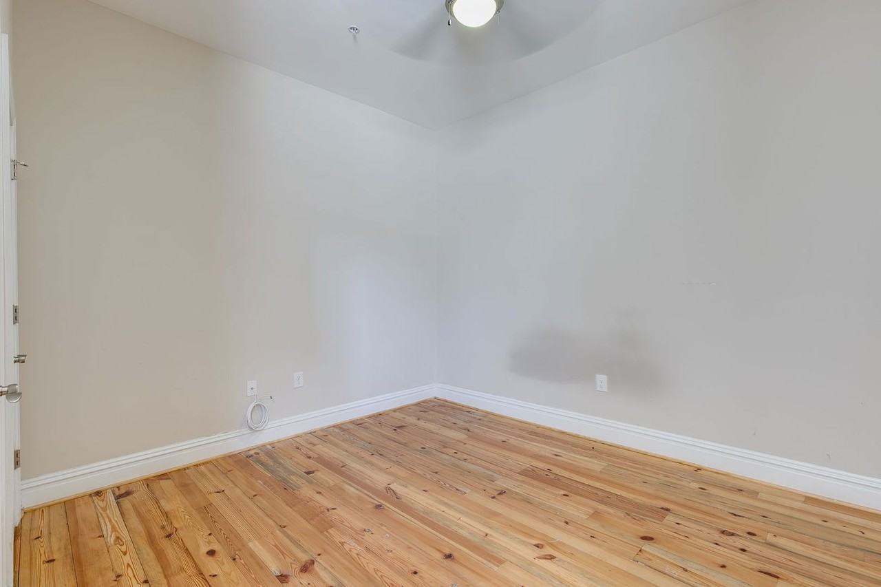 1710 E Franklin St #15 - Photo 5 of 9