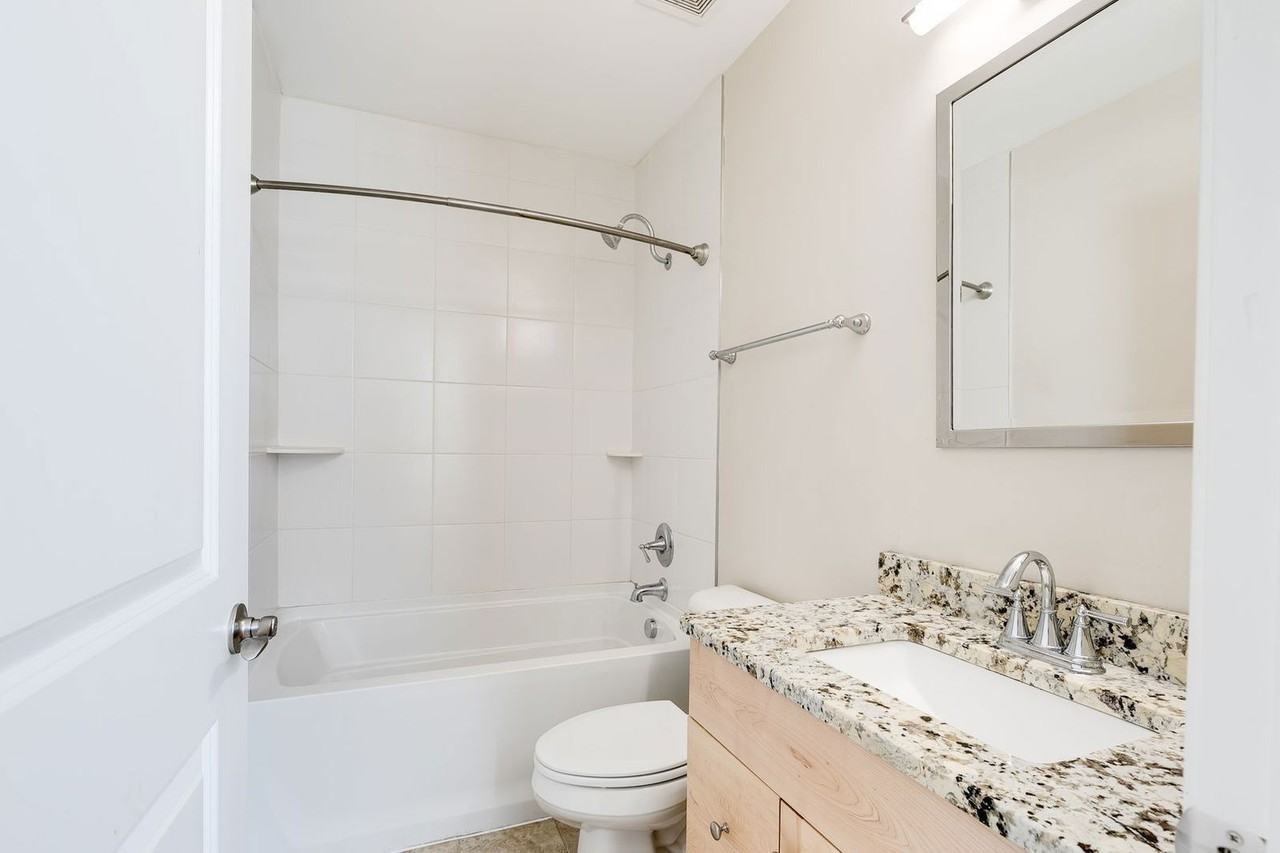 1710 E Franklin St #15 - Photo 6 of 9