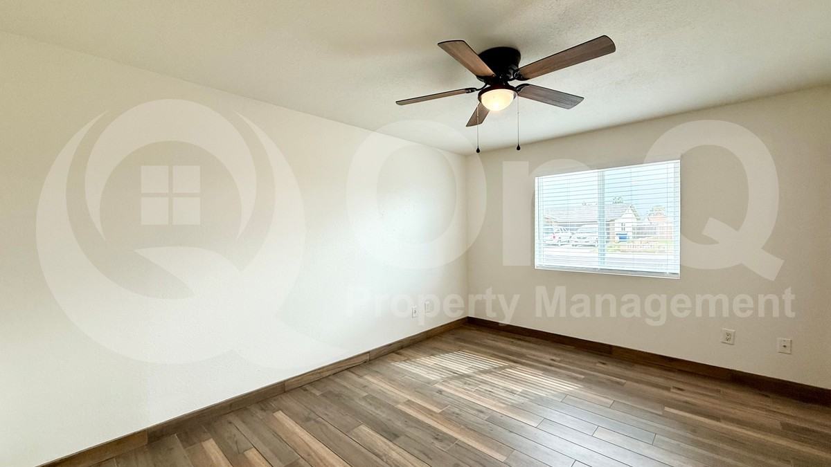 510 E Sesame St - Photo 6 of 19