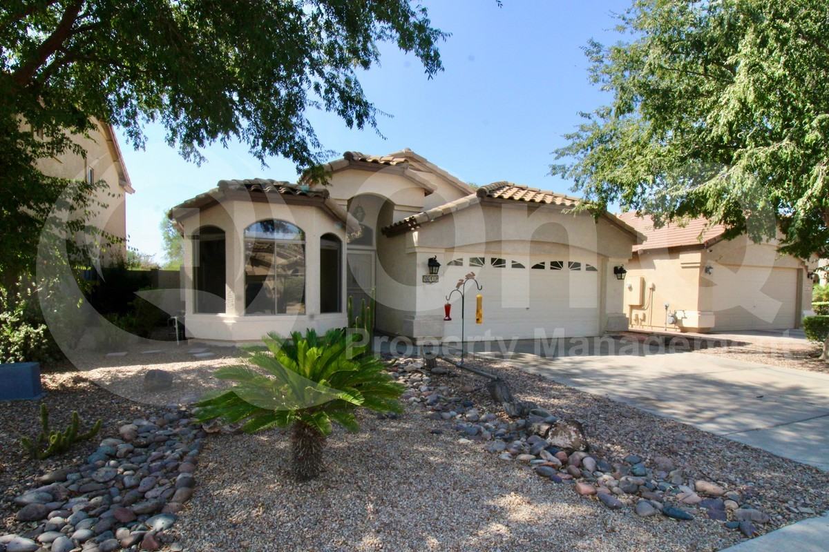 641 E Lovegrass Dr - Photo 2 of 24