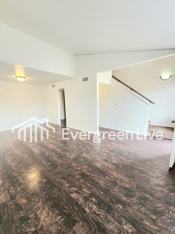 221 Raven Dr - Photo 3 of 21