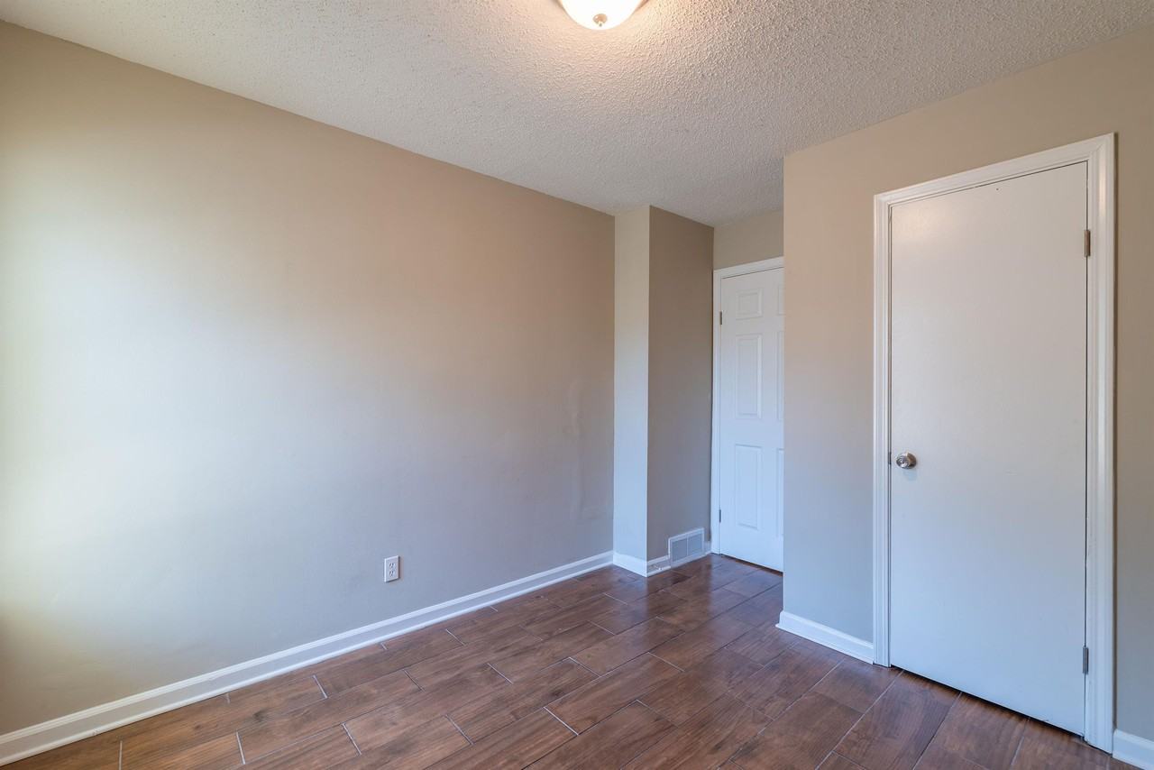 4262 Sunnyslope Dr #1 - Photo 5 of 50