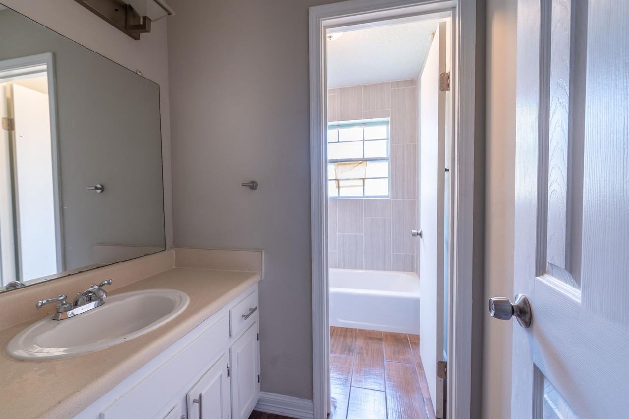 4262 Sunnyslope Dr #1 - Photo 6 of 50