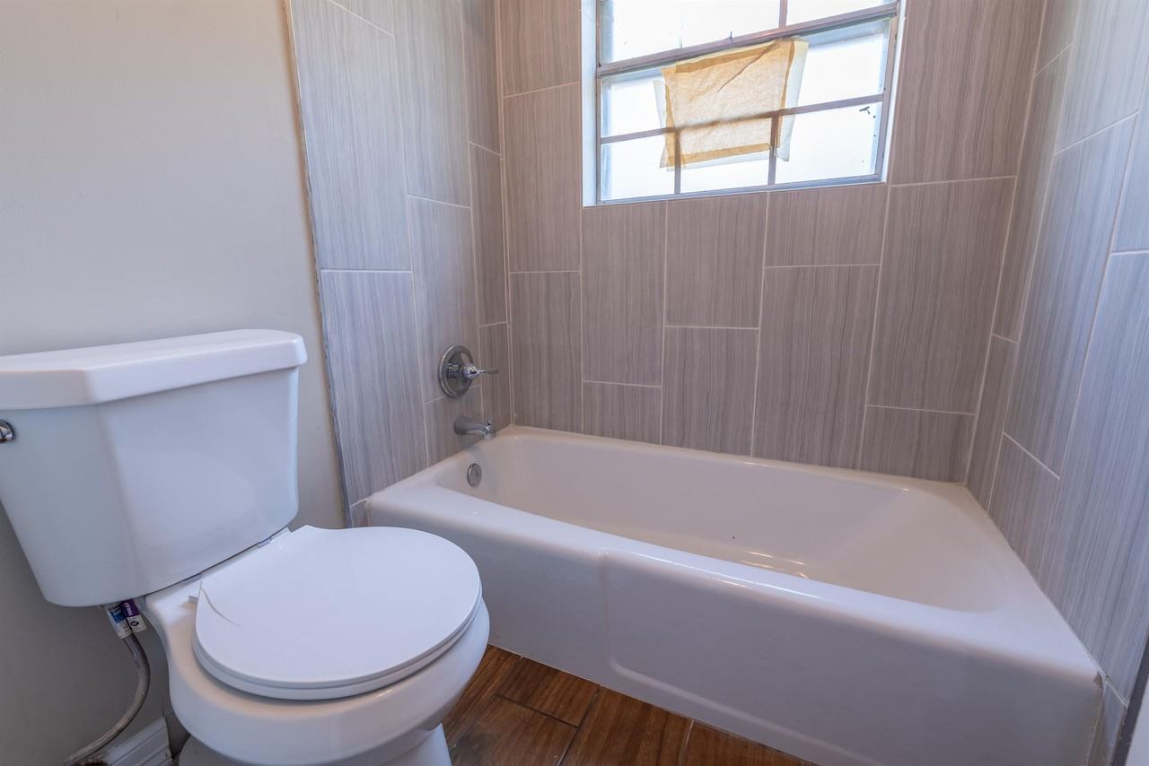 4262 Sunnyslope Dr #1 - Photo 3 of 50