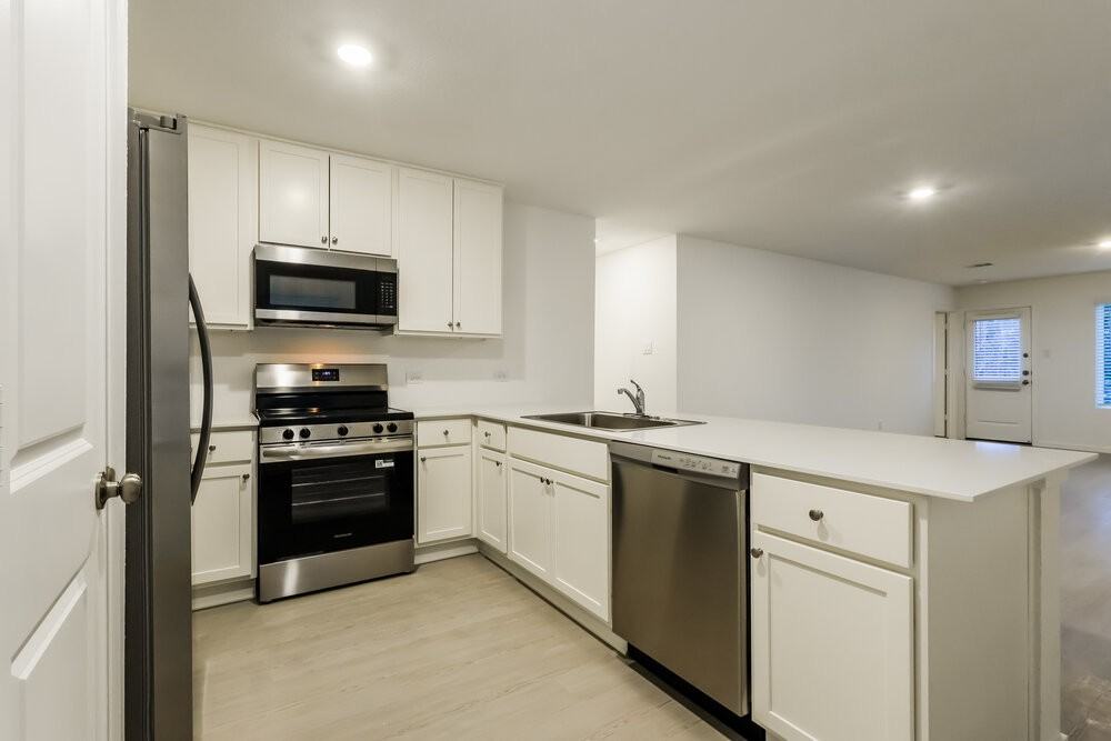 15242 Abella Dr - Photo 7 of 18