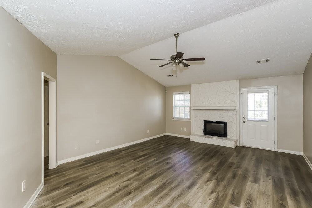 9185 Sunset Dr - Photo 3 of 16