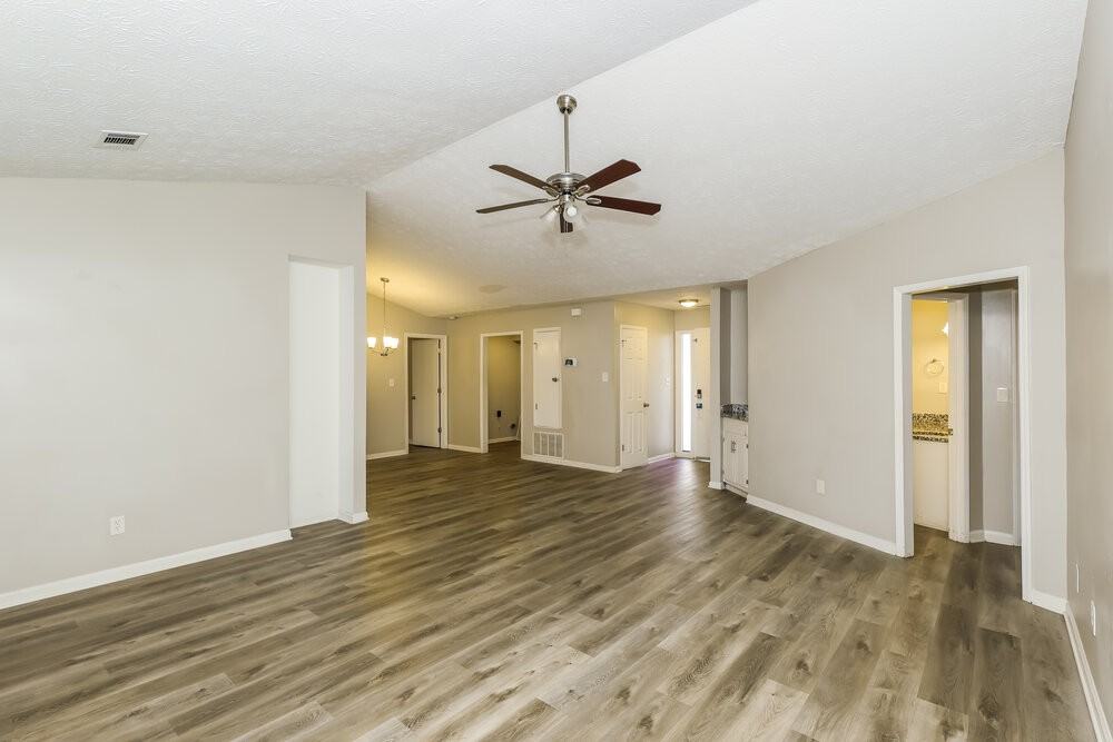 9185 Sunset Dr - Photo 5 of 16