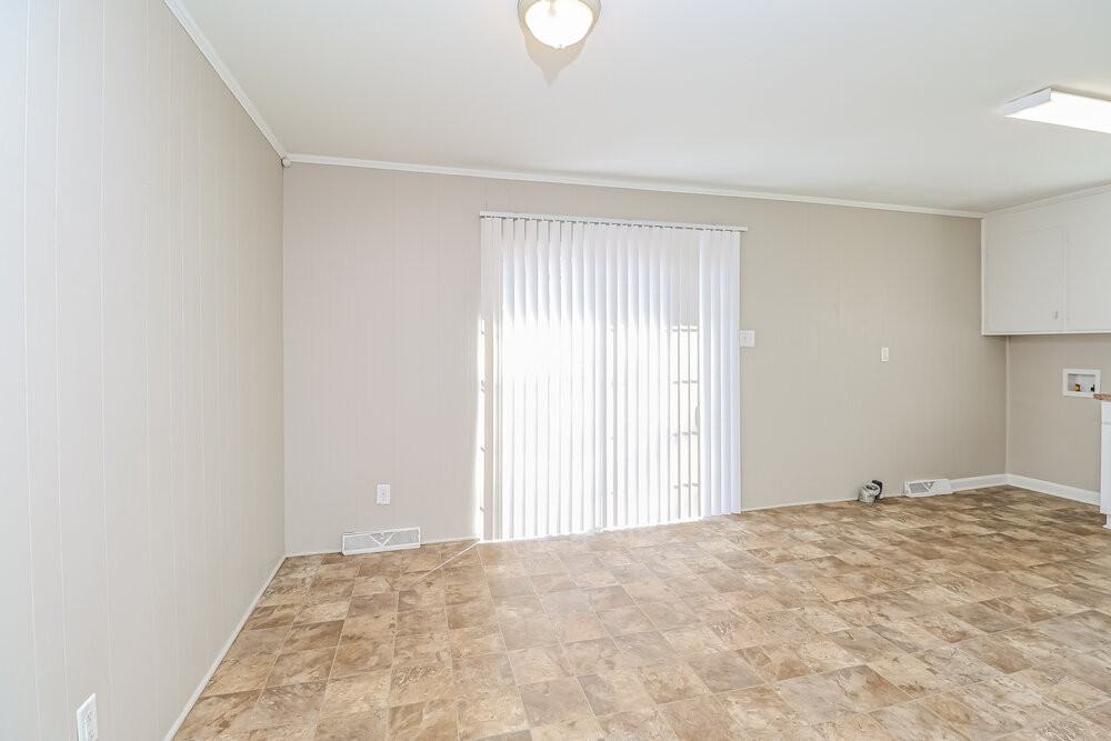 3515 Archer Ave - Photo 6 of 16