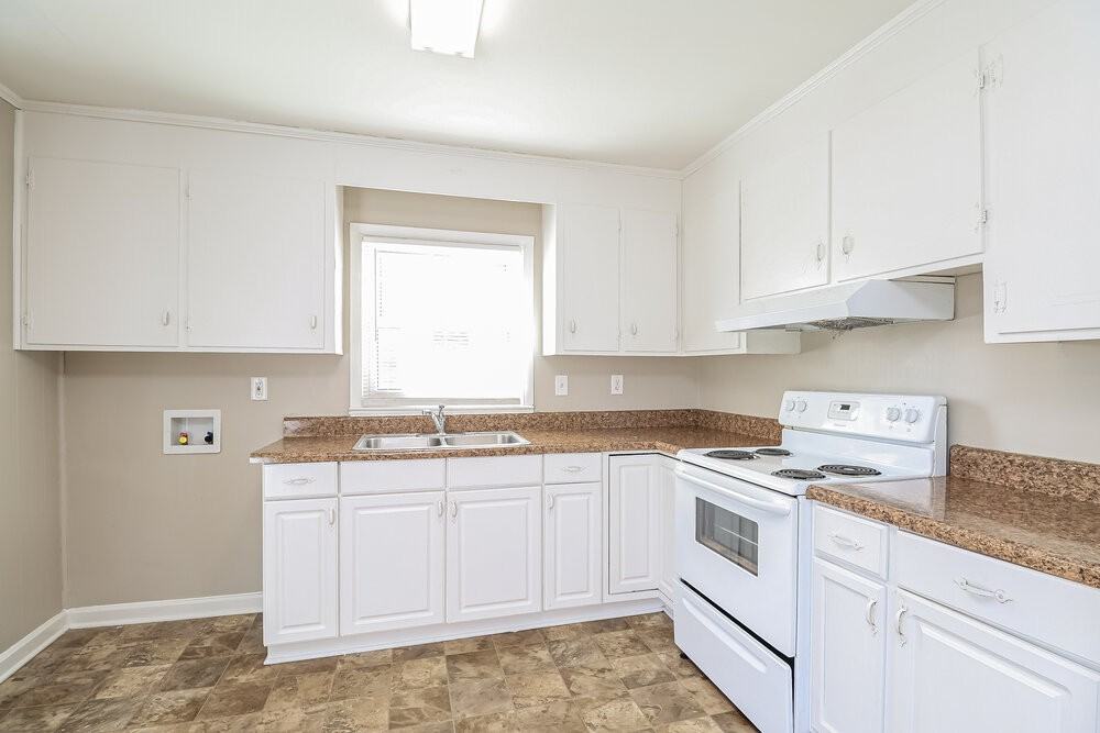 3515 Archer Ave - Photo 7 of 16