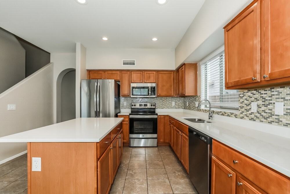 9913 E Emelita Ave - Photo 6 of 17