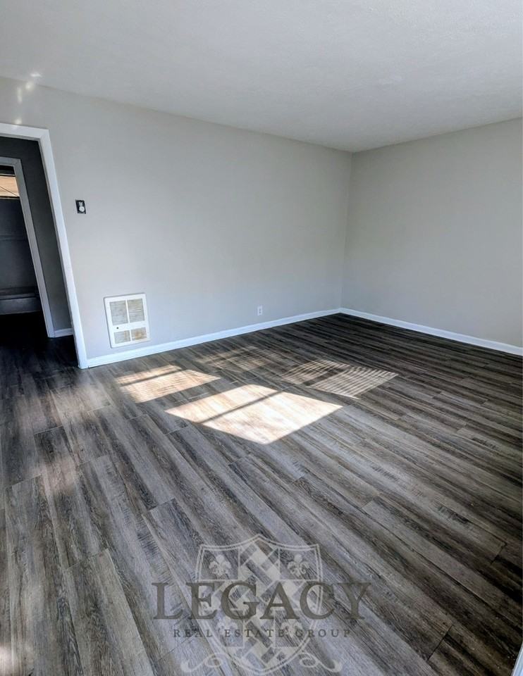 118 Rains Ave #2 - Photo 4 of 6