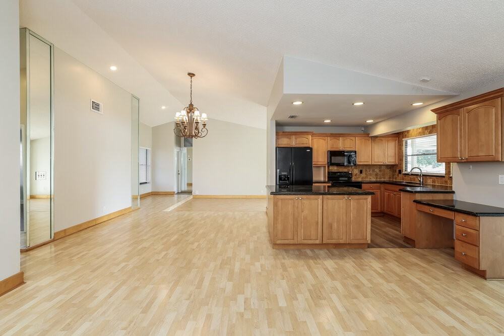 9670 Lancaster Pl - Photo 3 of 16