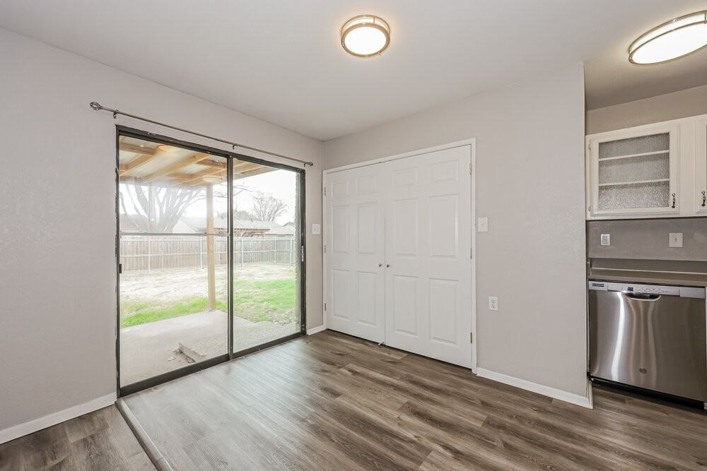 514 Woodcrest Way - Photo 6 of 16