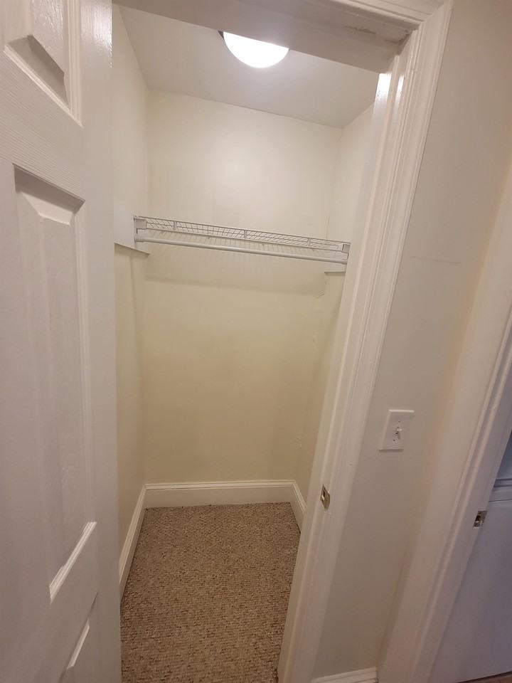 323 S Chapel St - Photo 7 of 22