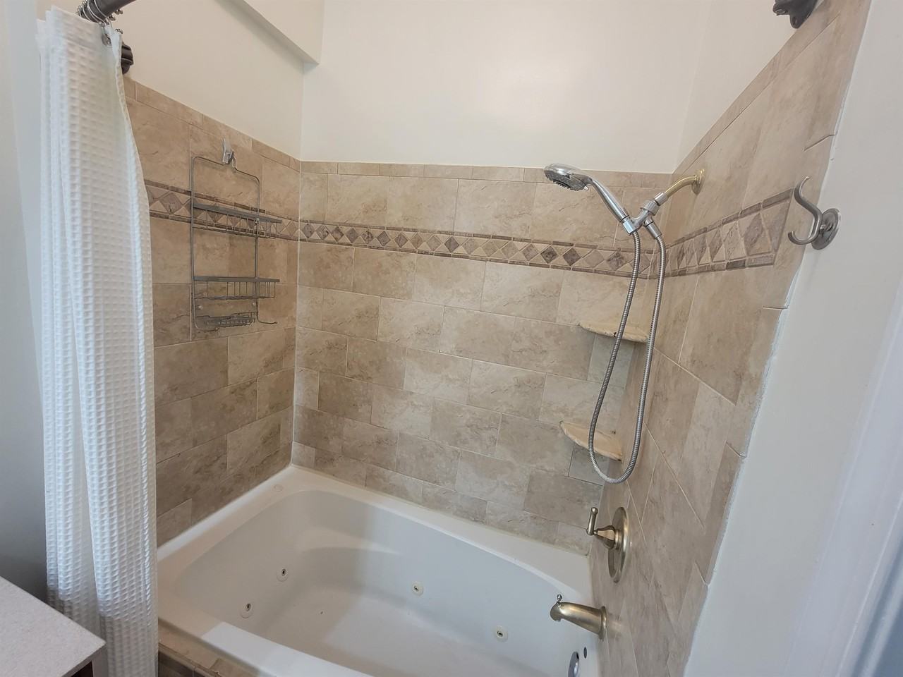 323 S Chapel St - Photo 5 of 22