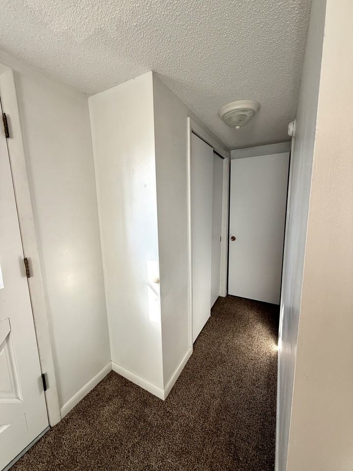 1405 Webb Ridge Rd - Photo 6 of 35