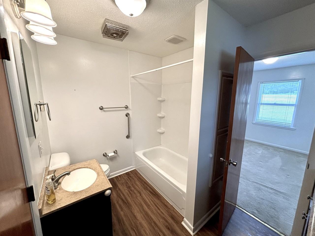 1405 Webb Ridge Rd - Photo 7 of 35