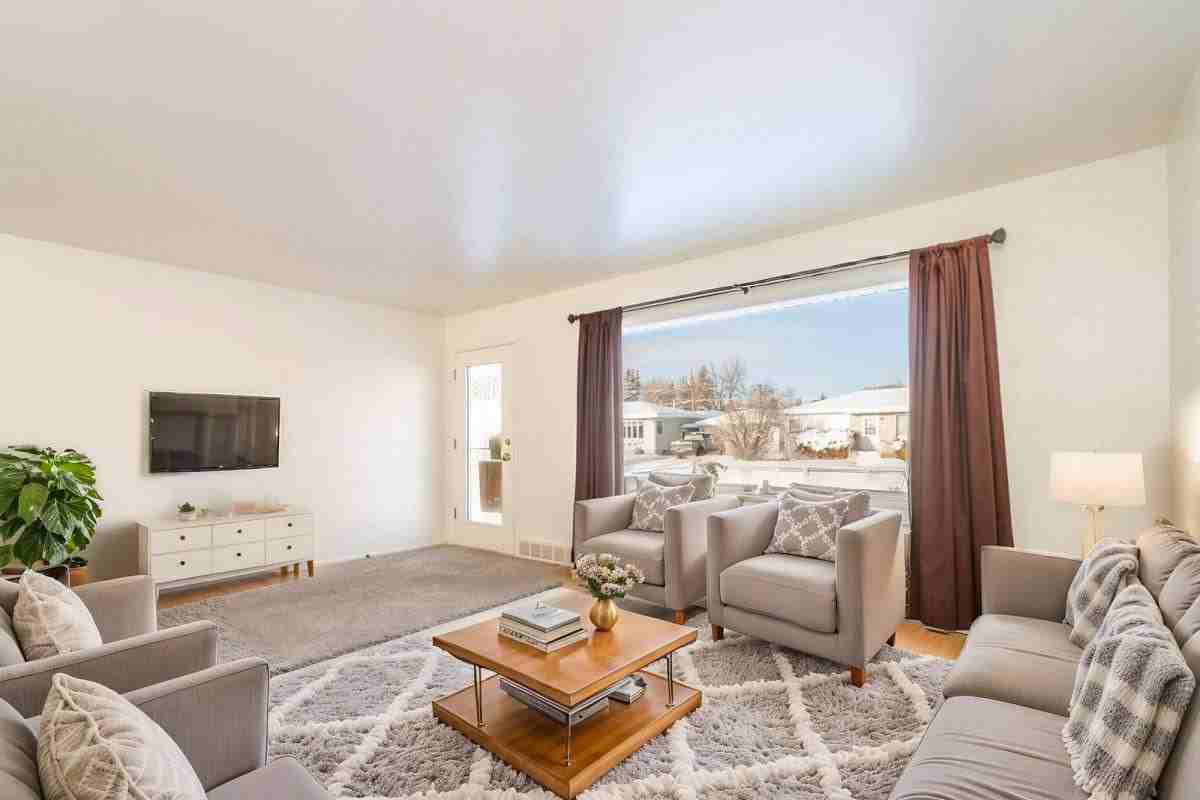 204 19th Ave Nw - Photo 2 of 10