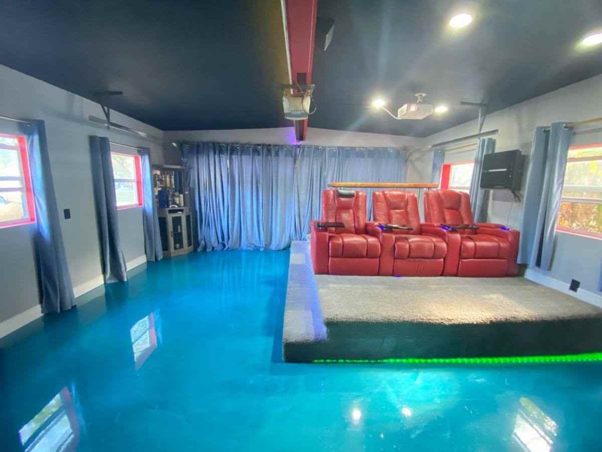 701 Denton Rd - Photo 3 of 10