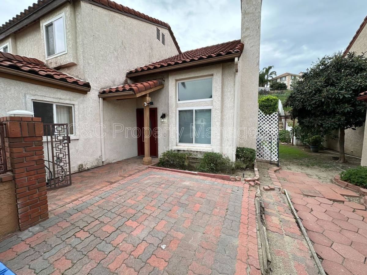 2580 Cottonwood Trl - Photo 2 of 10